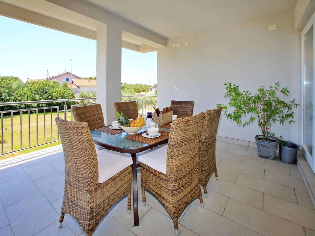 Sun-Kissed Apartment In Bibinje With Garden Pokój zdjęcie