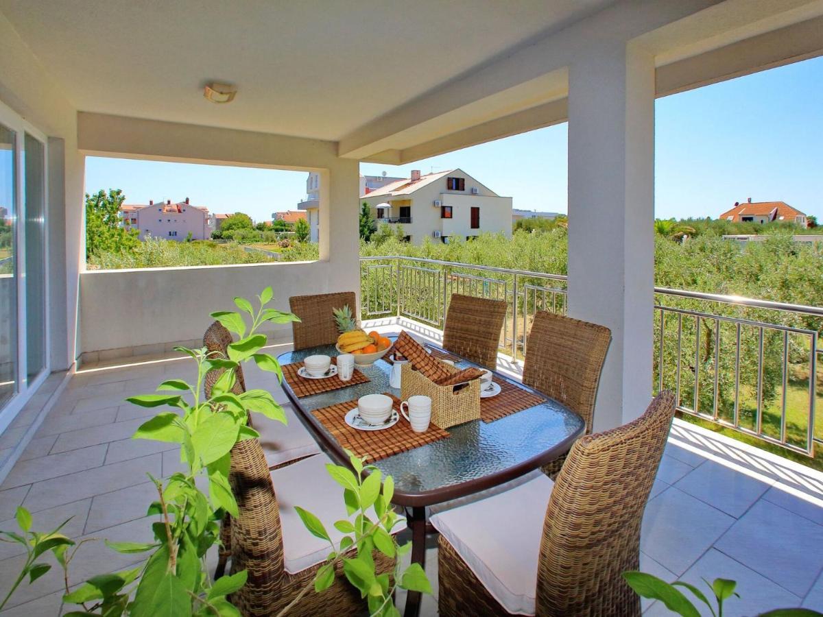 Sun-Kissed Apartment In Bibinje With Garden Pokój zdjęcie