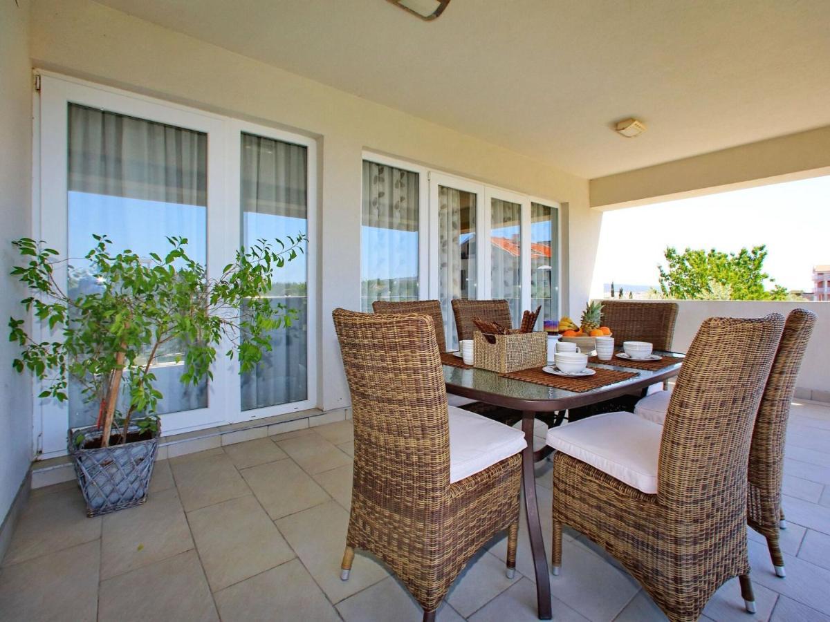 Sun-Kissed Apartment In Bibinje With Garden Pokój zdjęcie